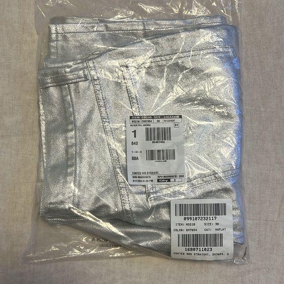 Madewell 90’s Straight Jean - Picture 4 of 4